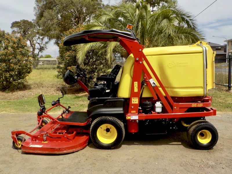 8/2018 Gianni Ferrari Turbo 2 Diesel Commercial Out Front Ride-On Lawn 