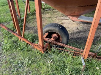 Sherwell 36m  pto auger field bin