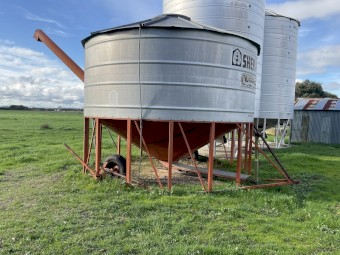 Sherwell 36m  pto auger field bin