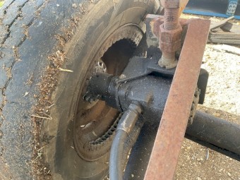 50’ x 10” Auger, 202 Holden engine hydraulic drive