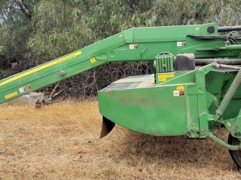 John Deere 835 MoCo WRECKING