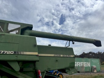 John Deere 7720 Combine Harvester with 24ft Header & Trailer