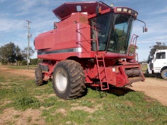 Case IH 2388 Header with 1052 Front