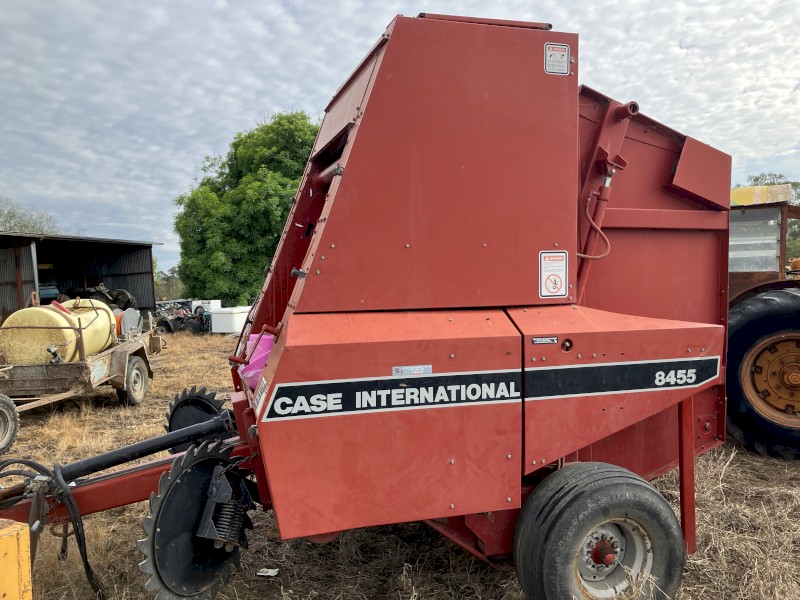 Case International 8455 Round Baler