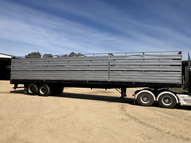 45ft single deck stock trailer