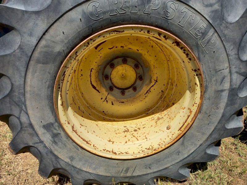 WANTED John Deere 30.5-32 Tractor Type Rims