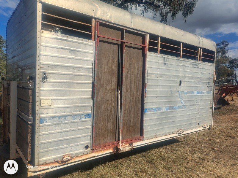 14ft Horse Float with Truck Tray