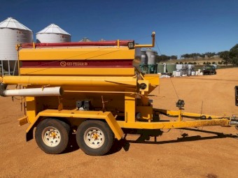 Trailed Sheep Grain Feeder 
