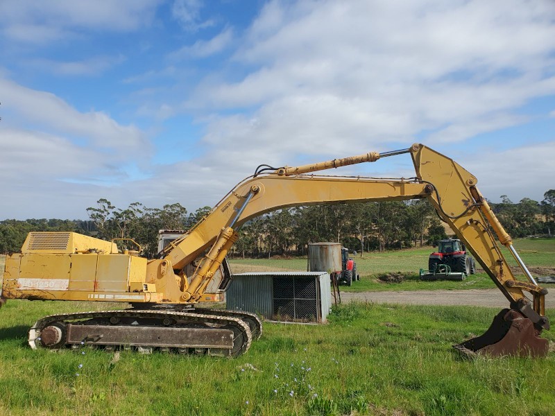 Kato 1250 30-ton Excavator