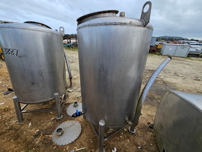 Vertical Stainless Steel Vats - 1200 Litre