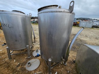 Vertical Stainless Steel Vats - 1200 Litre