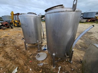 Vertical Stainless Steel Vats - 1200 Litre