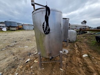 Vertical Stainless Steel Vats - 1200 Litre