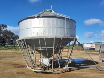 NELSON FERTILISER  FIELD  BIN