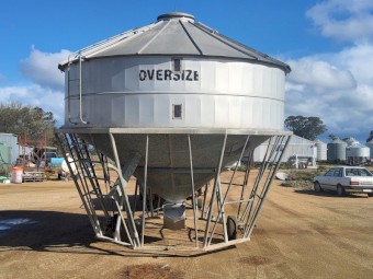 NELSON FERTILISER  FIELD  BIN