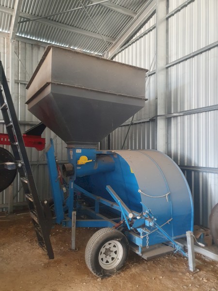 Seed and Forage Inloader