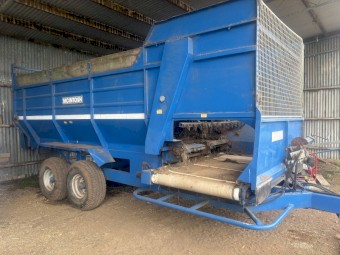 McIntosh Titan 800 feedout wagon 