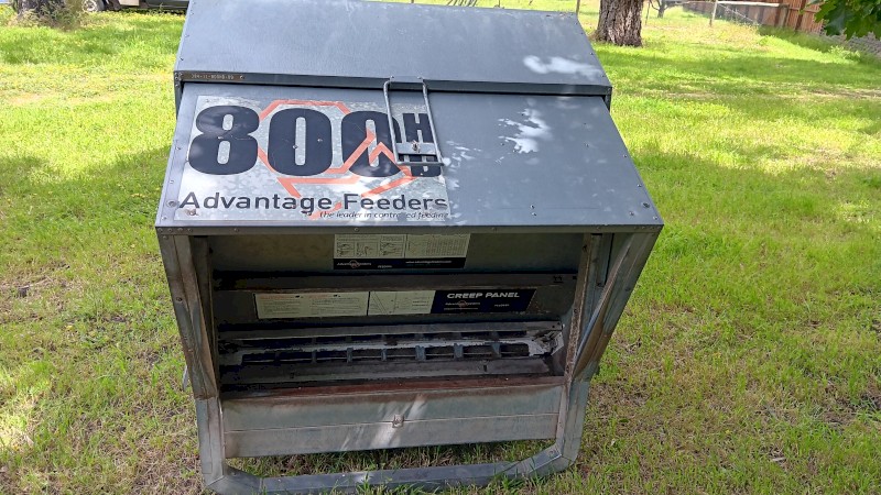 Feeder Bin - Advantage Lick Feeder 800