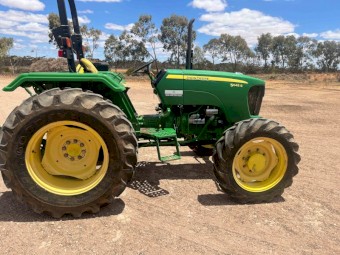 2011 John Deere 5045E Tractor