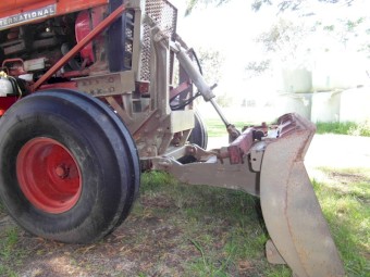 International 866 Tractor