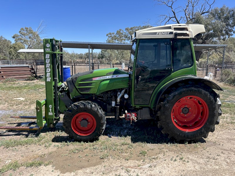 2017 Fendt 211P Tractor with Burder Forks