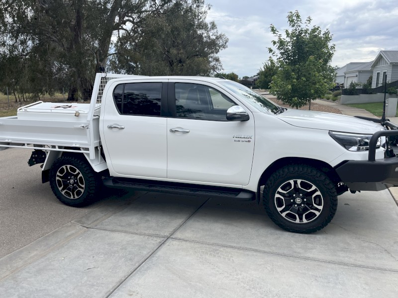 Toyota hilux SR5 twin cab Ute 