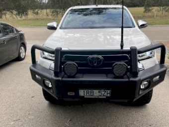 Toyota hilux SR5 twin cab Ute 