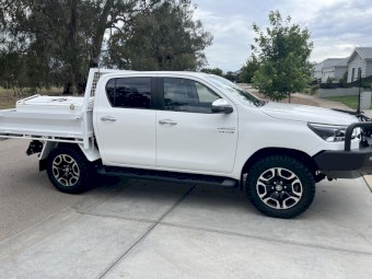Toyota hilux SR5 twin cab Ute 