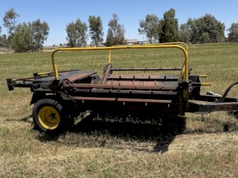 Boomerang Bale Feeder