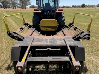 Boomerang Bale Feeder