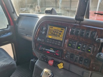 2007 Mack And Stepdeck trailer 