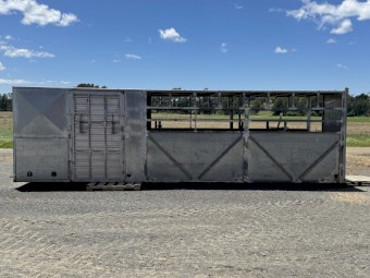 Horse and Cattle Livestock Crate