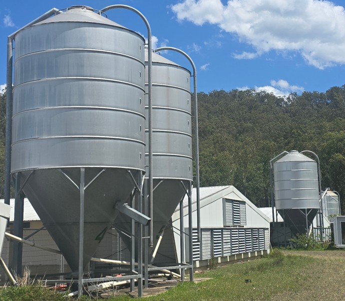 2008 HE Grain Silos x 5