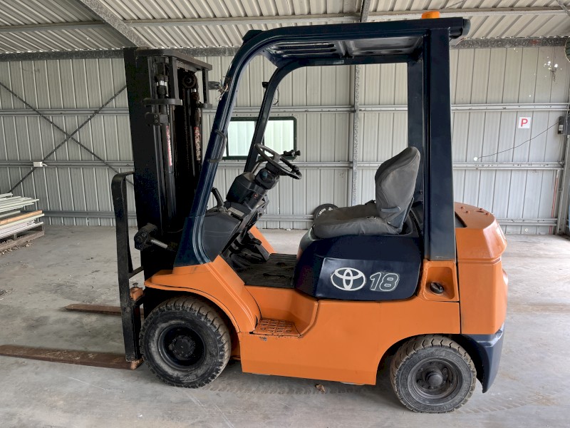 1999 Petrol Toyota Forklift 42 7FG18