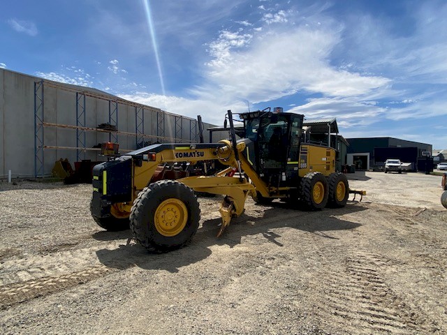 KOMATSU EX GOVERNMENT GD555-5 