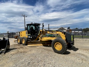 KOMATSU EX GOVERNMENT GD555-5 