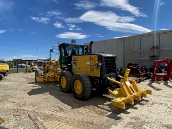 KOMATSU EX GOVERNMENT GD555-5 
