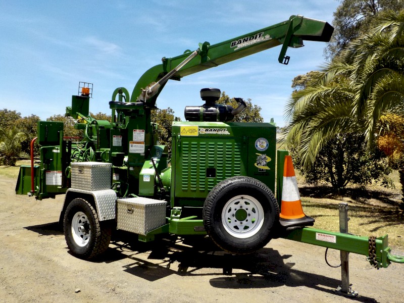  08/2014 BANDIT INDUSTRIES 250XP 160hp 12" COMMERCIAL DIESEL WOOD CHIPPER