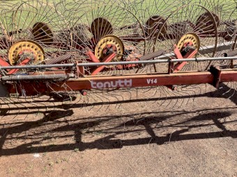 Tonutti 14 wheel V rake
