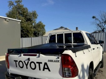 2018 Toyota Hilux SR