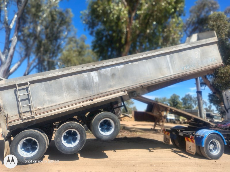 Tri Axle Farm Tipper Trailer