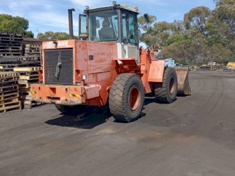 Hitachi LX100 Loader