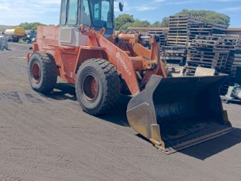 Hitachi LX100 Loader