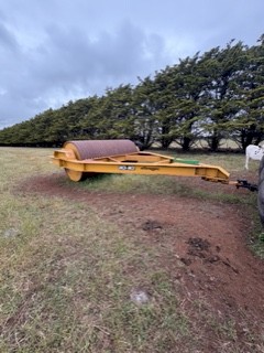 2012 New Holland T9.505 / 2021 Kiki Engineering Rock Roller