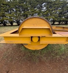 2012 New Holland T9.505 / 2021 Kiki Engineering Rock Roller