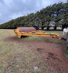 2012 New Holland T9.505 / 2021 Kiki Engineering Rock Roller
