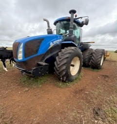 2012 New Holland T9.505 / 2021 Kiki Engineering Rock Roller