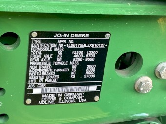 John Deere 6175M Tractor and Kuhn XM2 Offsets and Planter