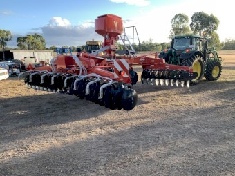 John Deere 6175M Tractor and Kuhn XM2 Offsets and Planter