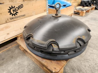 30-Inch Disc Scalloped & Plain Disc Plates (Combination).